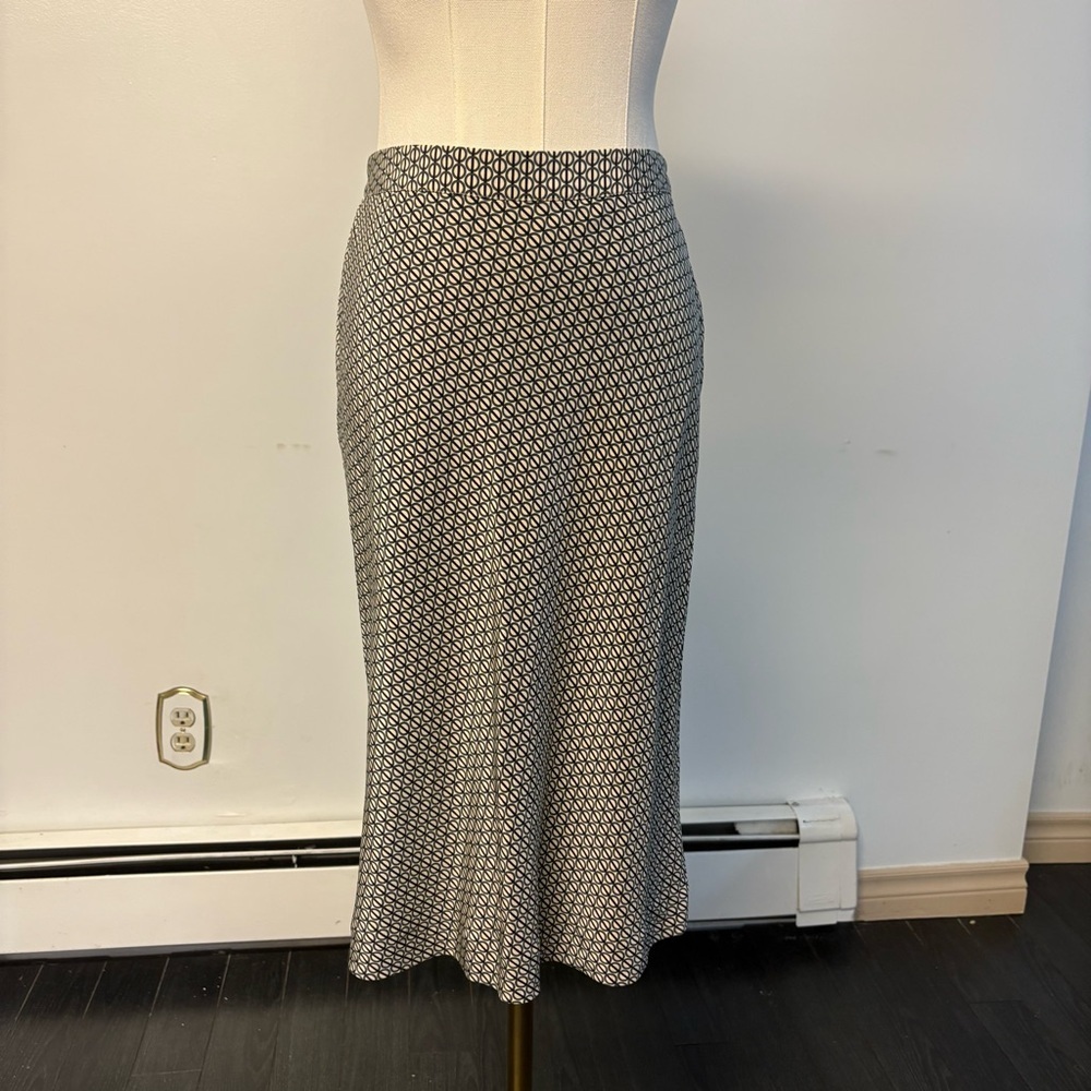 Banana Republic 100% Silk Black and White Skirt